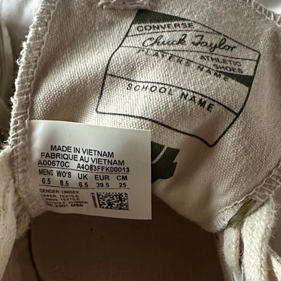 Converse x Undefeated Mid Sneaker - Picture 7 of 7